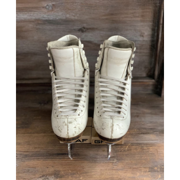 Graf Edmonton Gr. 4 M = 36 2/3