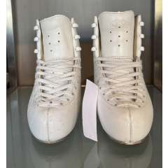 EDEA Chorus 215 B = Gr. 32